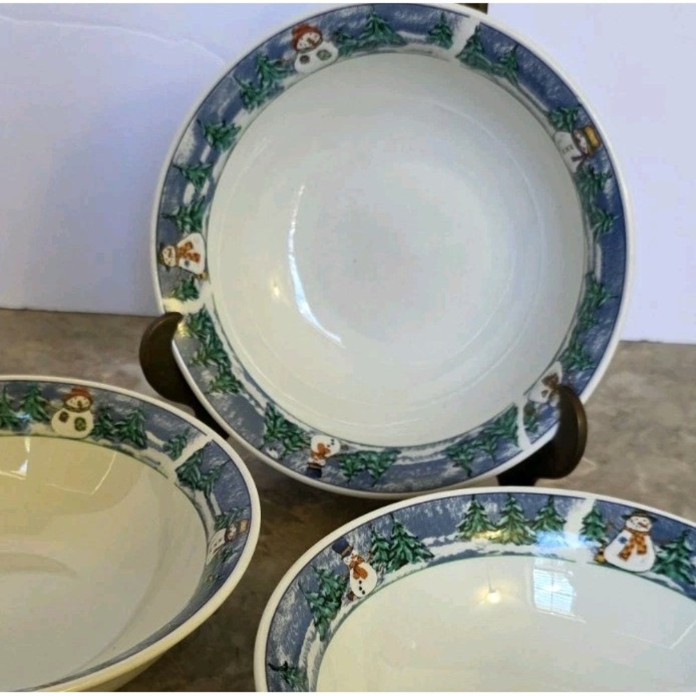 3x Oneida Kitchen Stoneware Soup Bowls Frosty Friends Pattern Snowmen And Winter